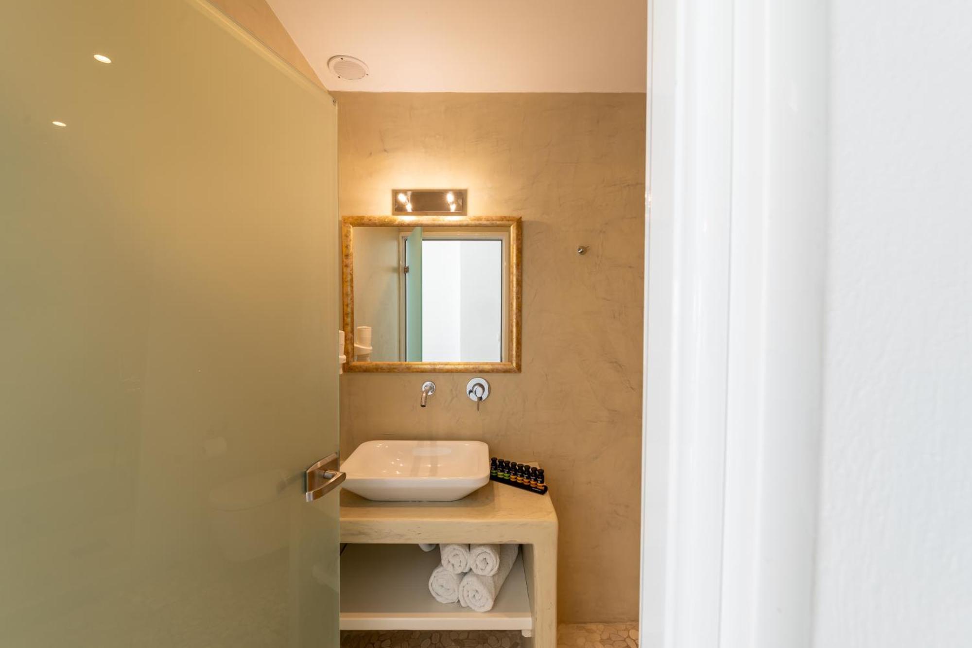 Enalion White Suites Oia Oía Exterior foto